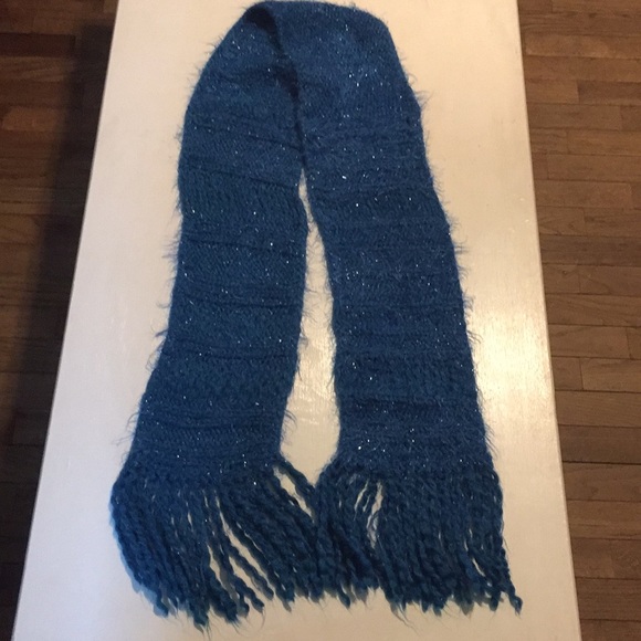 Sparkling Scarf & Sock Cap Matching Set - Picture 5 of 8